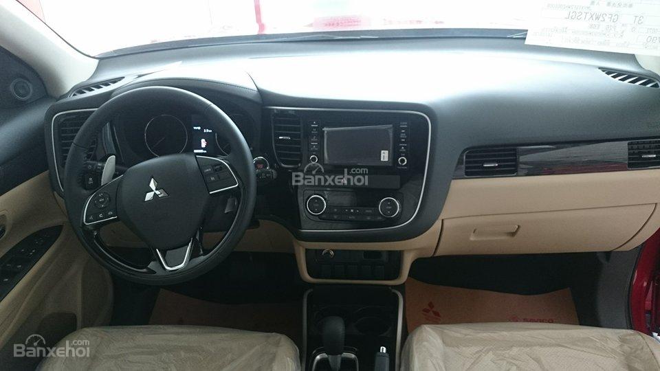 Mitsubishi Stavic 2.0 CVT 2017 - Bán Mitsubishi Outlander 2.0 CVT sản xuất 2017, màu đỏ, nhập khẩu, 941.5 triệu