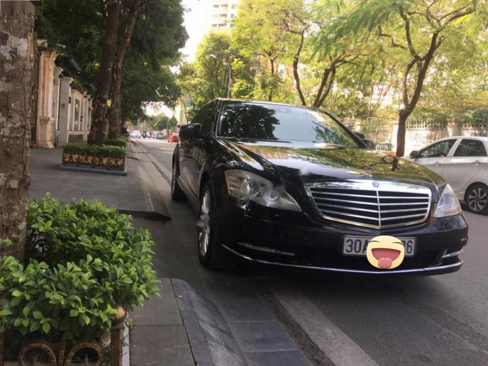 Mercedes-Benz S class S300 2011 - Cần bán gấp Mercedes S300 đời 2011, màu đen, xe nhập còn mới