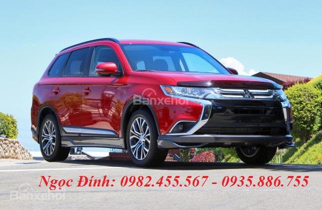 Mitsubishi Stavic 2.0 CVT 2017 - Khuyến mãi Outlander Đà Nẵng, Outlander giá sốc Đà Nẵng, giá xe Outlander 2017 Đà Nẵng