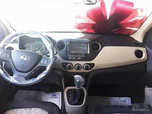 Hyundai i10   2016 - Cần bán xe Hyundai i10 đời 2016, màu trắng