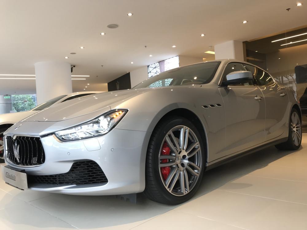 Maserati 2017 - Bán xe Maserati Ghibli đời mới chính hãng, giá tốt nhất, khuyến mãi sốc khi mua xe Maserati