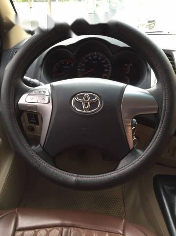 Toyota Hilux  G 2014 - Bán gấp Toyota Hilux G đời 2014, màu bạc