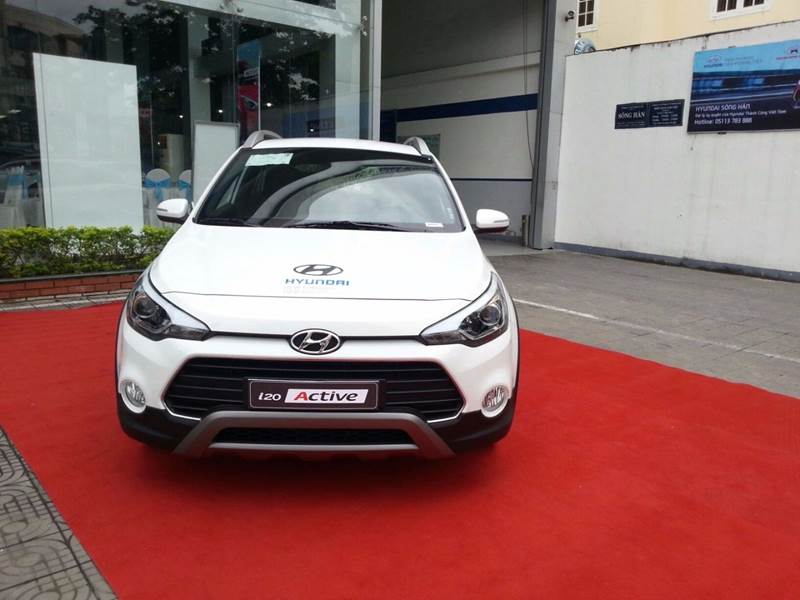 Hyundai i20 Active 2017 - Cần bán Hyundai i20 Active đời 2017, màu trắng, nhập khẩu, giá tốt