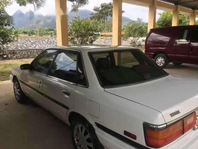 Toyota Camry 1989 - Cần bán lại xe Toyota Camry sản xuất 1989, màu trắng, giá tốt