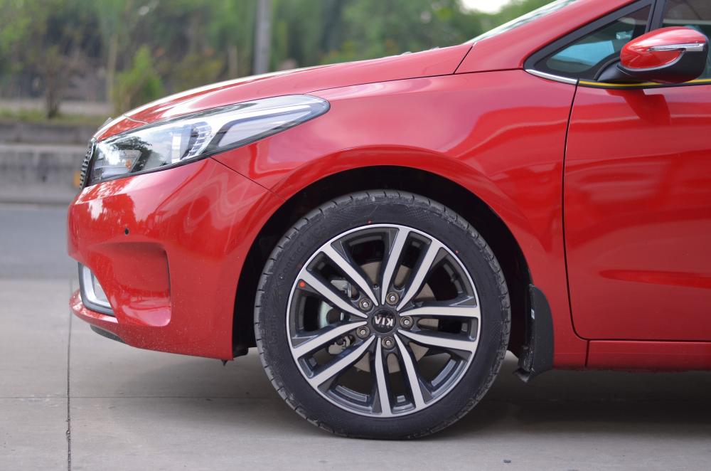 Kia Cerato AT 2017 - Bán xe Kia giá ưu đãi 2018 hỗ trợ vay vốn lãi suất thấp. Giao xe ngay