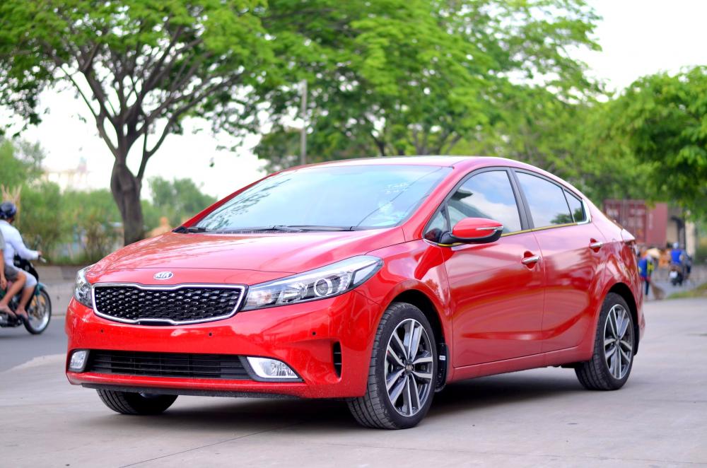 Kia Cerato AT 2017 - Bán xe Kia giá ưu đãi 2018 hỗ trợ vay vốn lãi suất thấp. Giao xe ngay