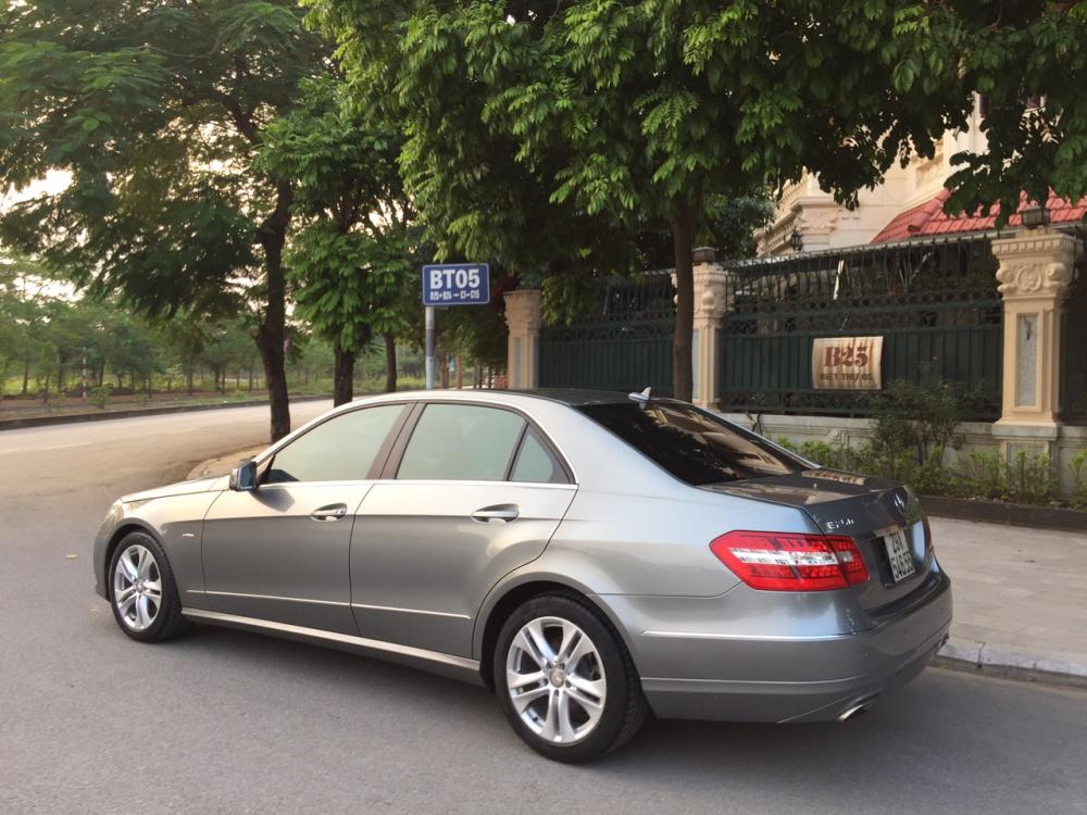 Mercedes-Benz E250 2010 - Cần bán xe Mercedes E250 đời 2010 màu ghi xám, xe cực đẹp, giá tốt