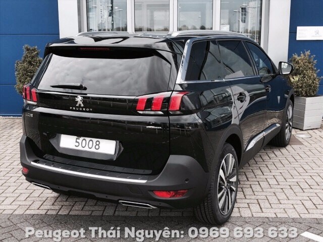 Peugeot 5008 2017 - Bán xe Peugeot 5008 đời 2017, màu đen, nhập khẩu