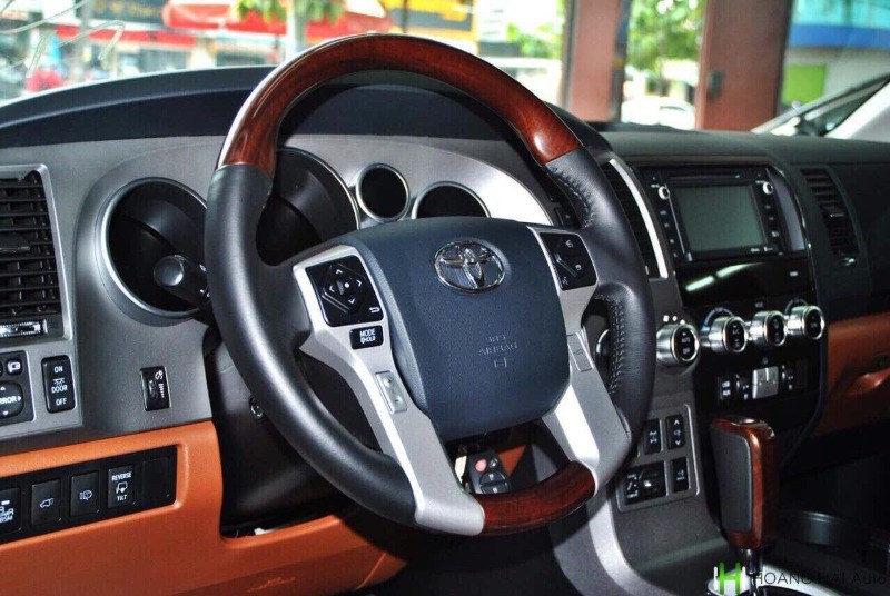 Toyota Sequoia PLATINUM 5.7 V8 2015 - Bán ô tô Toyota Sequoia Platinum 5.7 V8 đời 2015, màu đen, xe nhập