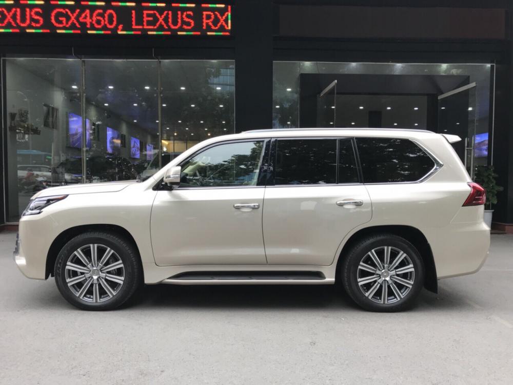 Lexus LX 570 2017 - Bán Lexus LX570 màu vàng cát, nhập Mỹ 2018, giao xe ngay, giấy tờ trao tay