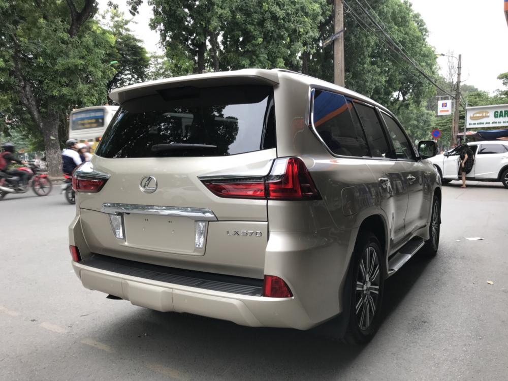 Lexus LX 570 2017 - Bán Lexus LX570 màu vàng cát, nhập Mỹ 2018, giao xe ngay, giấy tờ trao tay