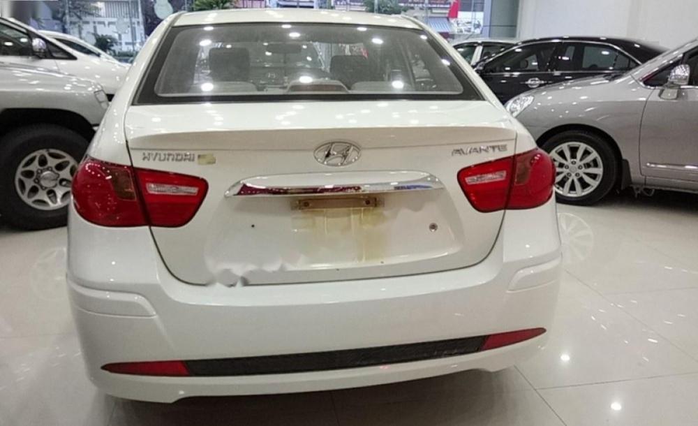 Hyundai Avante 1.6 MT 2013 - Cần bán Hyundai Avante 1.6 MT đời 2013, màu trắng chính chủ