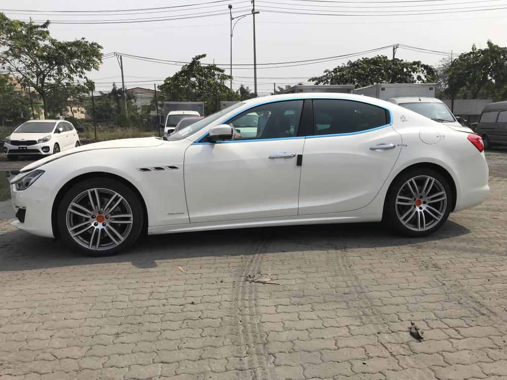 Maserati Sport 2018 - Giá xe Maserati Ghibli Gran Lusso mới, bán Maserati Ghibli Gran Lusso mới giá tốt