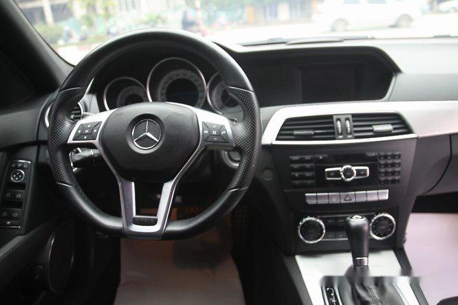 Mercedes-Benz C class C300 2012 - Bán Mercedes C300 năm 2012, màu trắng chính chủ, giá tốt