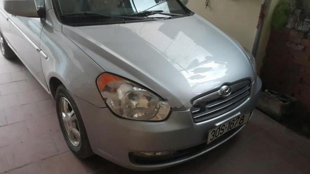 Hyundai Verna 2009 - Bán xe Hyundai Verna đời 2009, màu bạc, xe nhập số tự động