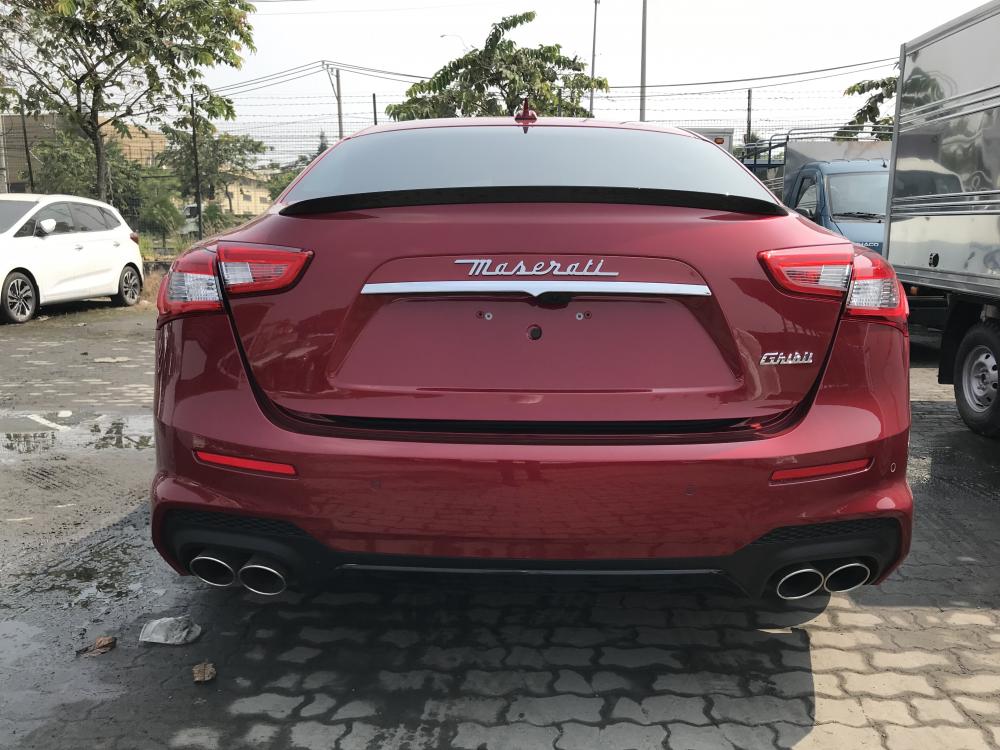 Maserati 2018 - Bán xe Maserati Ghibli chính hãng nhập mới, xe Maserati Ghibli màu đỏ nóc trắng