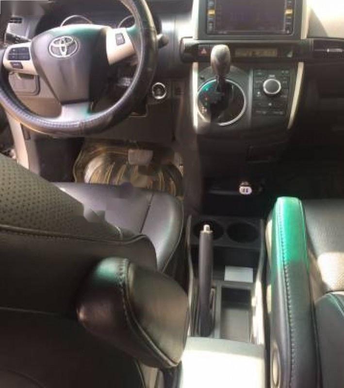 Toyota Wish 2011 - Cần bán lại xe Toyota Wish năm 2011, màu bạc, nhập khẩu số tự động, 646tr