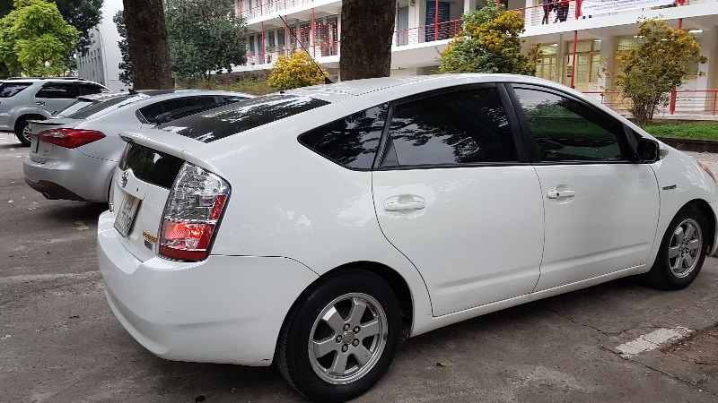 Toyota Prius Hybrid 2009 - Bán ô tô Toyota Prius Hybrid đời 2009, màu trắng, xe nhập, giá tốt