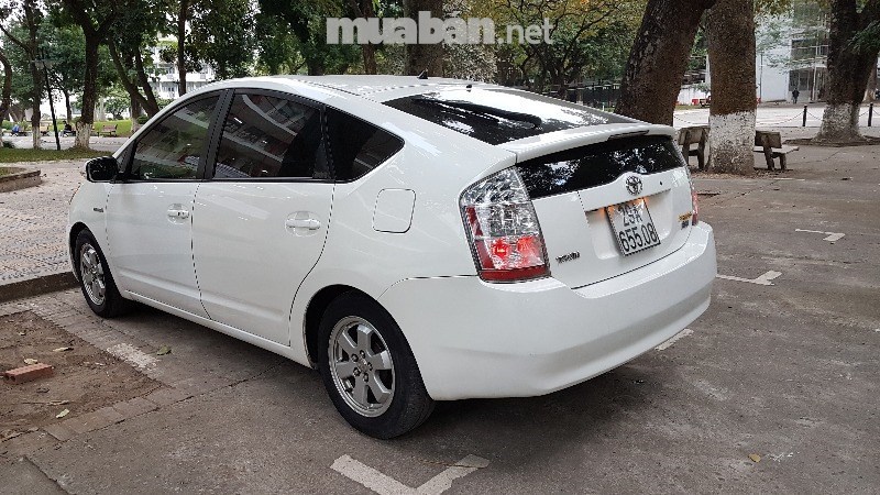 Toyota Prius Hybrid 2009 - Bán ô tô Toyota Prius Hybrid đời 2009, màu trắng, xe nhập, giá tốt