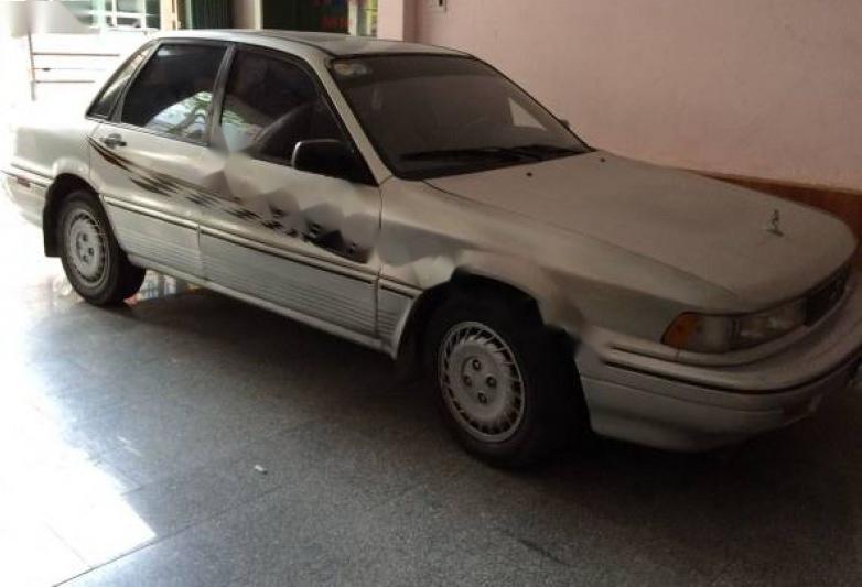 Mitsubishi Galant 2.0 1997 - Cần bán Mitsubishi Galant 2.0 đời 1997, màu bạc, nhập khẩu nguyên chiếc chính chủ, 79 triệu