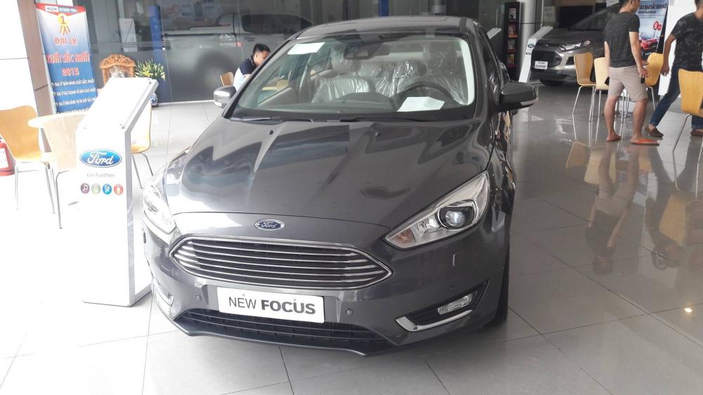 Ford Focus 1.5 Ecoboost Titanium 2018 - Bán Ford Focus 1.5 Ecoboost Titanium năm 2018, màu nâu hổ phách. Vui lòng liên hệ 090.778.2222