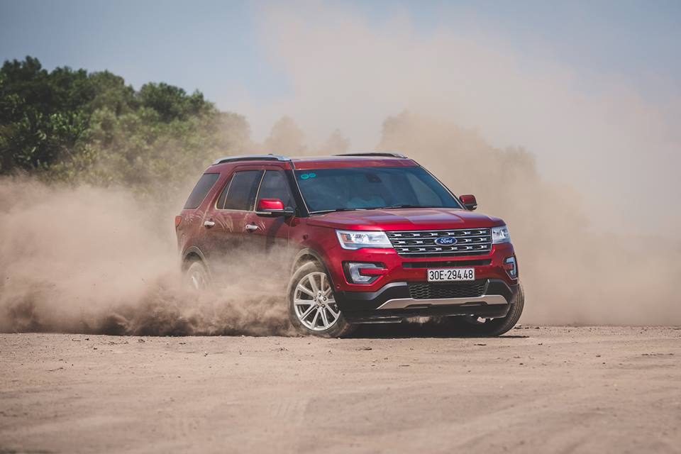 Ford Explorer 2.3 Ecoboost 2018 - Bán xe Ford Explorer 2.3 Ecoboost năm 2018, màu đỏ, mới 100%. Vui lòng L/H 090.778.2222