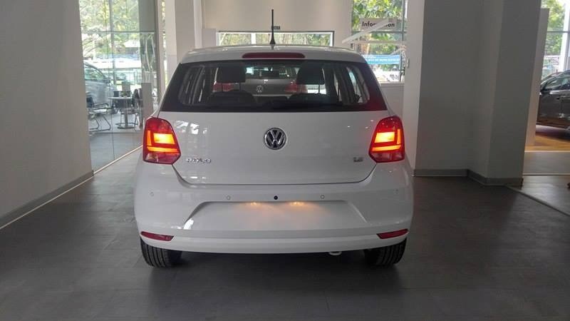 Volkswagen Polo 2017 - Bán ô tô Volkswagen Polo sản xuất 2017, màu trắng, nhập khẩu nguyên chiếc giá cạnh tranh