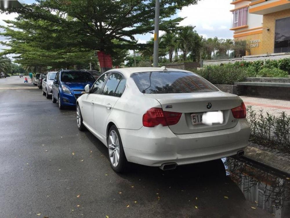 BMW 3 Series 320i 2011 - Bán BMW 3 Series 320i đời 2011, màu trắng, nhập khẩu nguyên chiếc còn mới