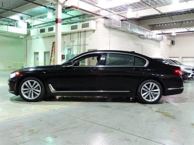 BMW 7 Series 750 LI 2017 - Cần bán xe BMW 7 Series 750 LI năm 2017, màu đen, xe nhập