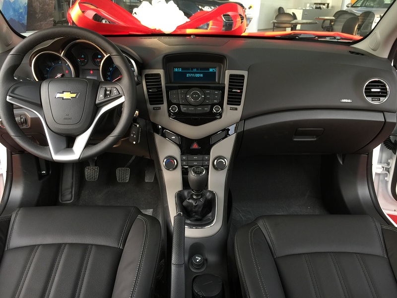 Chevrolet Cruze LT 2017 - Chevrolet Cruze LT, ưu đãi 60 triệu, trả trước 10%, LH Nhung 0907148849