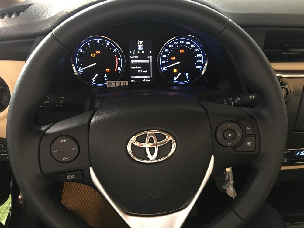 Toyota Corolla altis G CVT 2018 - Cần bán xe Toyota Altis G CVT 2018, màu đen, giao ngay