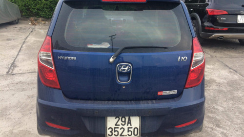 Hyundai i10   MT  2011 - Bán xe Hyundai i10 MT đời 2011, màu xanh lam còn mới, giá chỉ 230 triệu