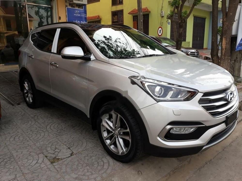 Hyundai Santa Fe 2.4 2017 - Bán ô tô Hyundai Santa Fe 2.4 sản xuất 2017, màu bạc