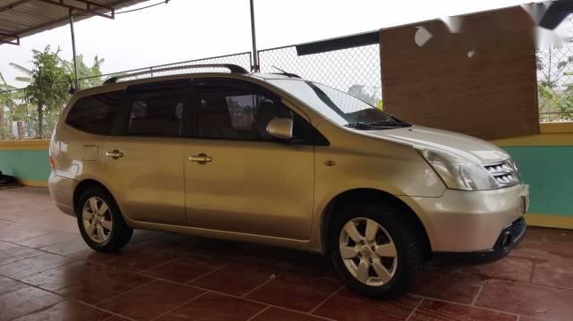 Nissan Grand livina   2012 - Bán ô tô Nissan Grand livina năm 2012 xe gia đình, 285 triệu