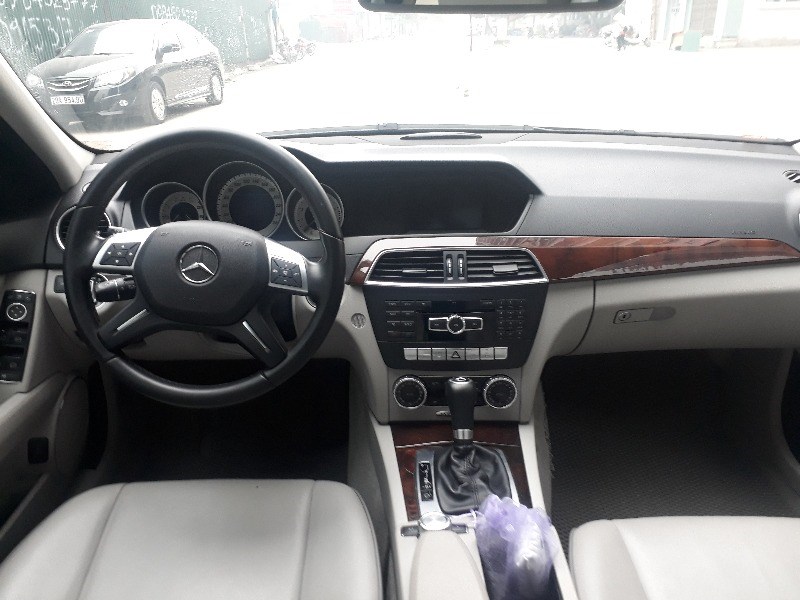 Mercedes-Benz C250 2012 - Bán xe Mercedes C250 đời 2012, màu trắng, nhập khẩu, giá tốt