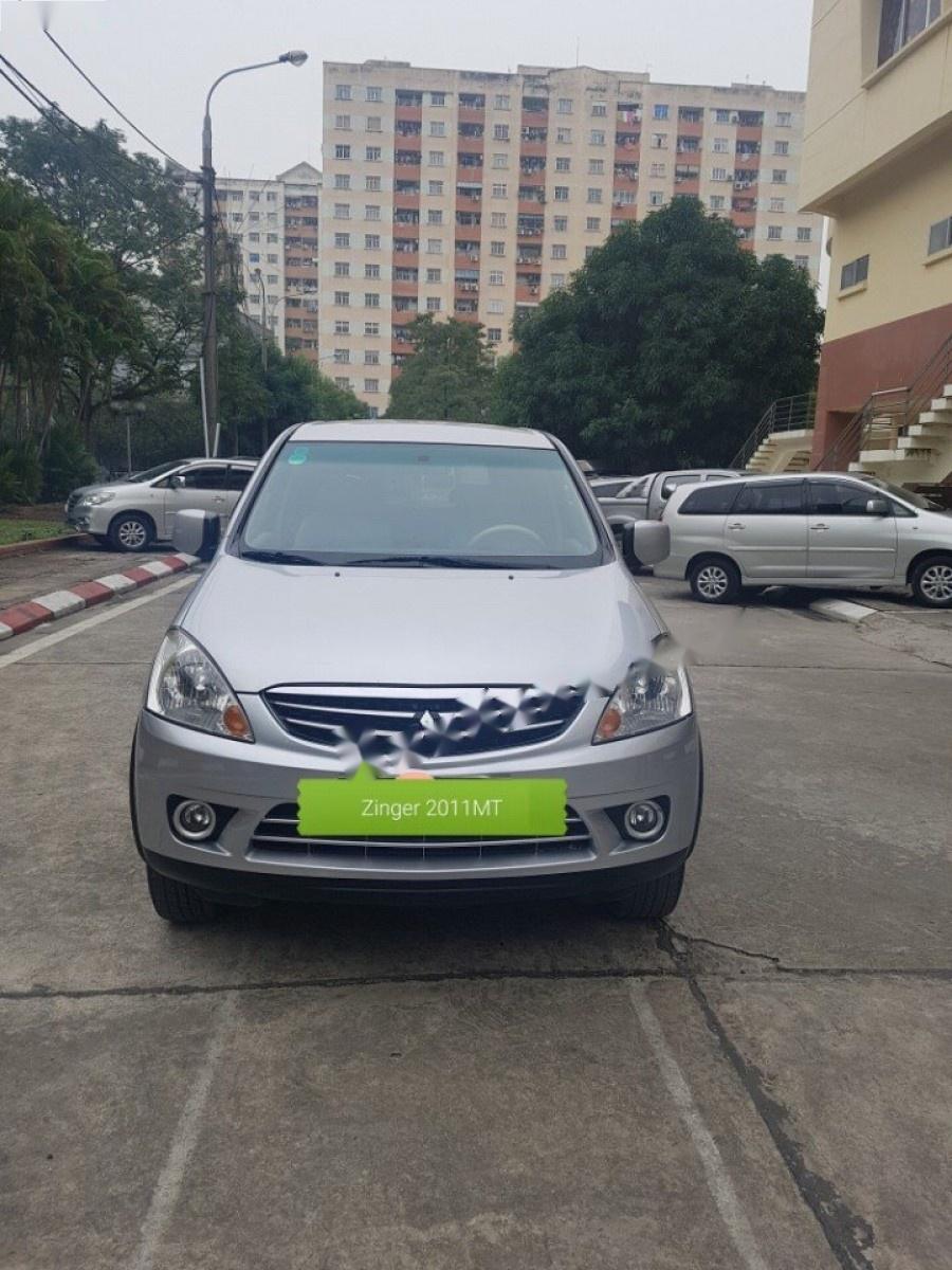 Mitsubishi Zinger GLS 2.4 2011 - Bán ô tô Mitsubishi Zinger GLS 2.4 đời 2011, màu bạc, 390tr