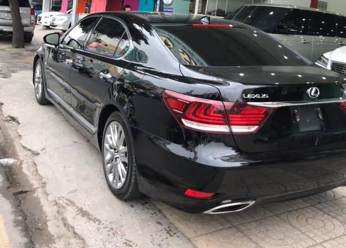 Lexus LS 460L 2016 - Cần bán xe Lexus LS sản xuất 2016, màu đen, nhập khẩu nguyên chiếc