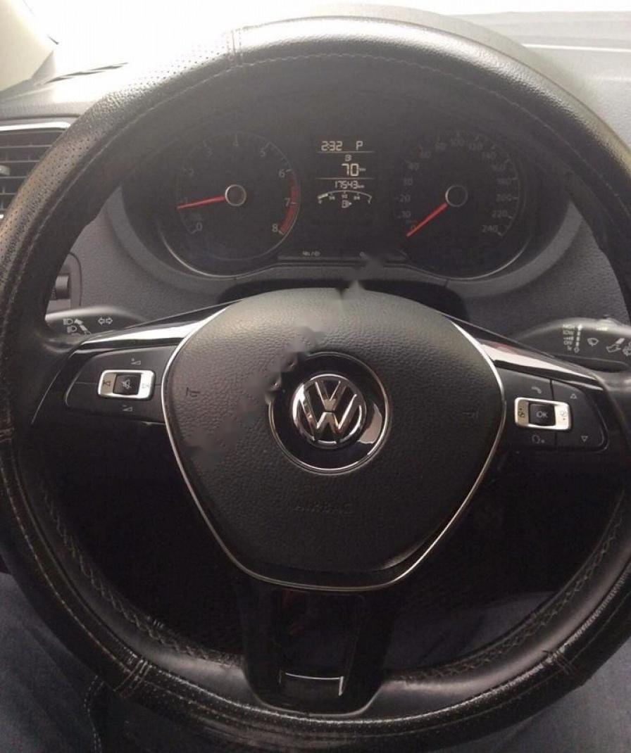 Volkswagen Polo 2014 - Cần bán xe Volkswagen Polo sản xuất 2014, màu trắng, xe nhập số tự động