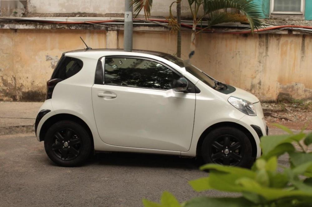 Toyota IQ 2012 - Cần bán lại xe Toyota IQ đời 2012, màu trắng, nhập khẩu nguyên chiếc