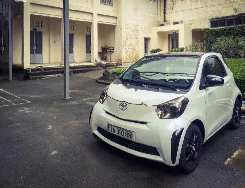 Toyota IQ 2012 - Cần bán lại xe Toyota IQ đời 2012, màu trắng, nhập khẩu nguyên chiếc