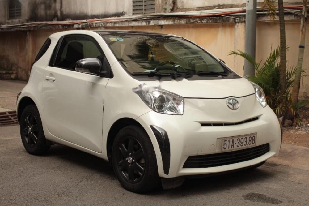 Toyota IQ 2012 - Cần bán lại xe Toyota IQ đời 2012, màu trắng, nhập khẩu nguyên chiếc