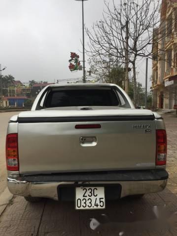 Toyota Hilux 3.0G  2010 - Bán gấp Toyota Hilux 3.0G đời 2010, màu bạc như mới