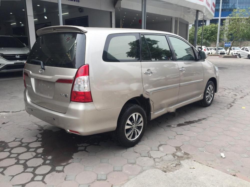 Toyota Innova 2.0E 2015 - Bán xe Toyota Innova 2.0E 2015 số sàn, giá tốt