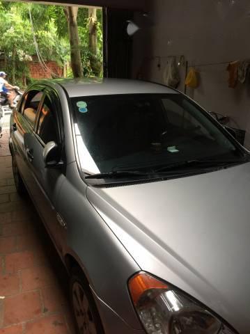 Hyundai Verna 2009 - Cần bán gấp Hyundai Verna đời 2009, màu bạc chính chủ