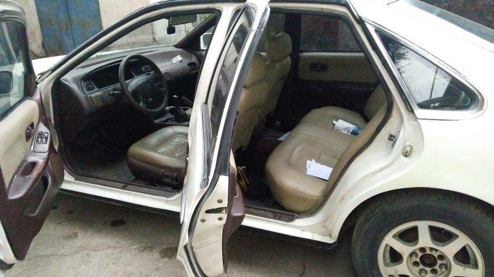 Nissan Altima 1991 - Cần bán xe Nissan Altima năm 1991, màu trắng, xe nhập