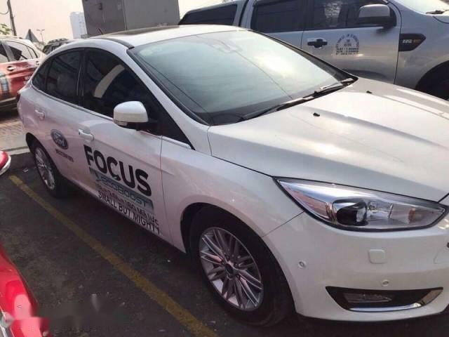 Ford Focus 2017 - Bán Ford Focus đời 2017, màu trắng