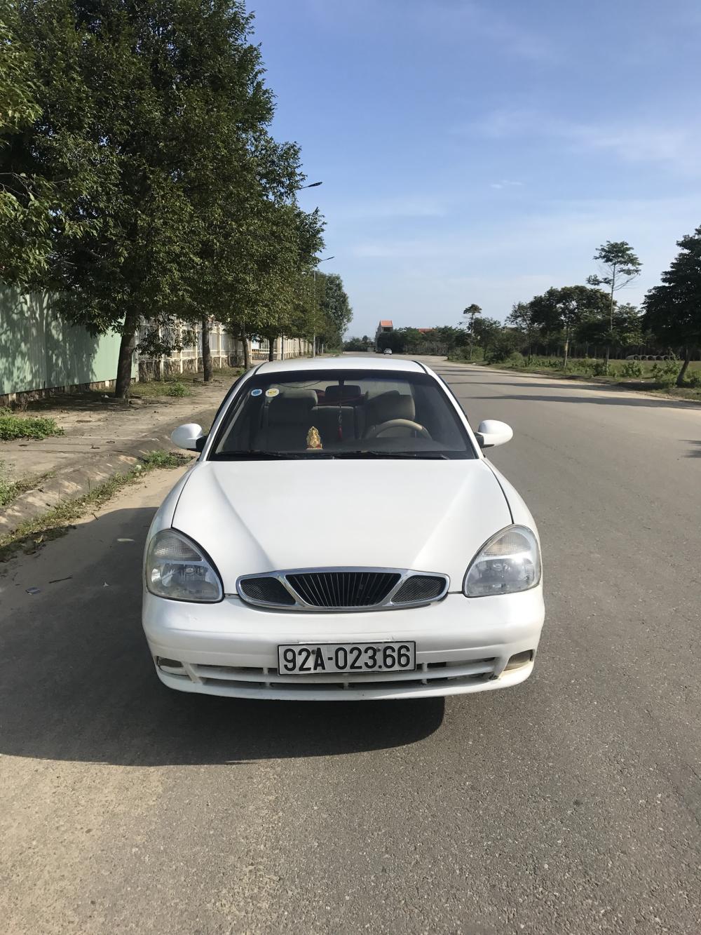 Daewoo Nubira II 2000 - Cần bán gấp xe Nubira II màu trắng nhập khẩu nguyên chiếc, máy êm, giá rẻ 100 triệu