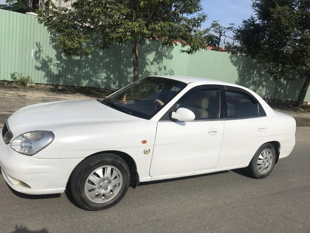 Daewoo Nubira II 2000 - Cần bán gấp xe Nubira II màu trắng nhập khẩu nguyên chiếc, máy êm, giá rẻ 100 triệu