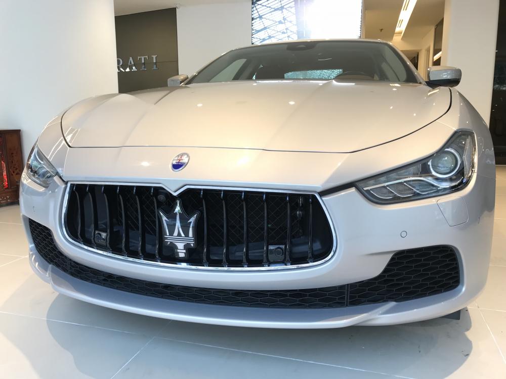 Maserati 2018 - Bán xe Maserati Ghibli, màu ghi vàng mới, bán Maserati Ghibli mới nhập khẩu chính hãng