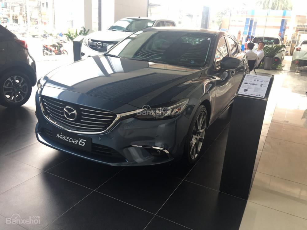 Mazda 6 2.0L Facelift 2018 - Bán Mazda 6 2018 2.0L Facelift, chỉ từ 819 triệu, đủ màu, giao xe ngay, ưu đãi khủng, hỗ trợ trả góp 95%